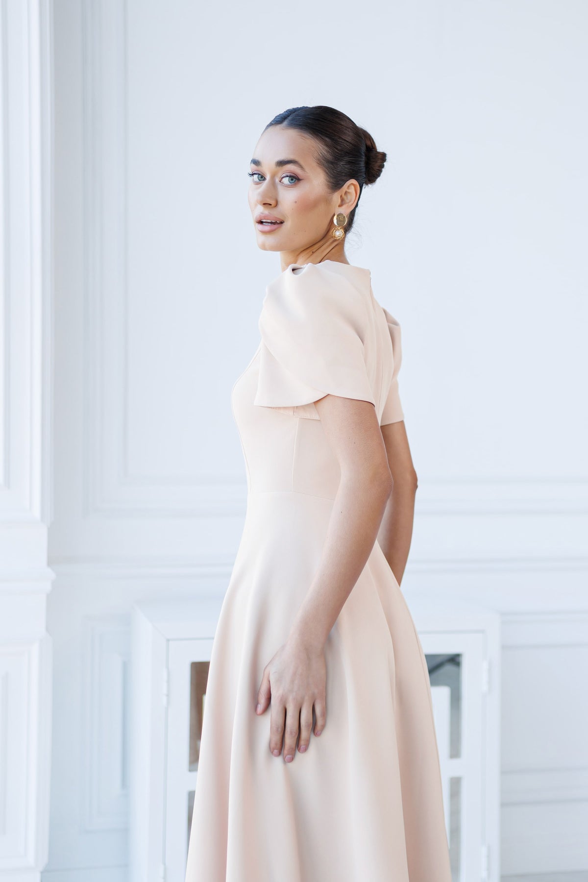 Alexa Round Neck Puff-Sleeve Midi Dress