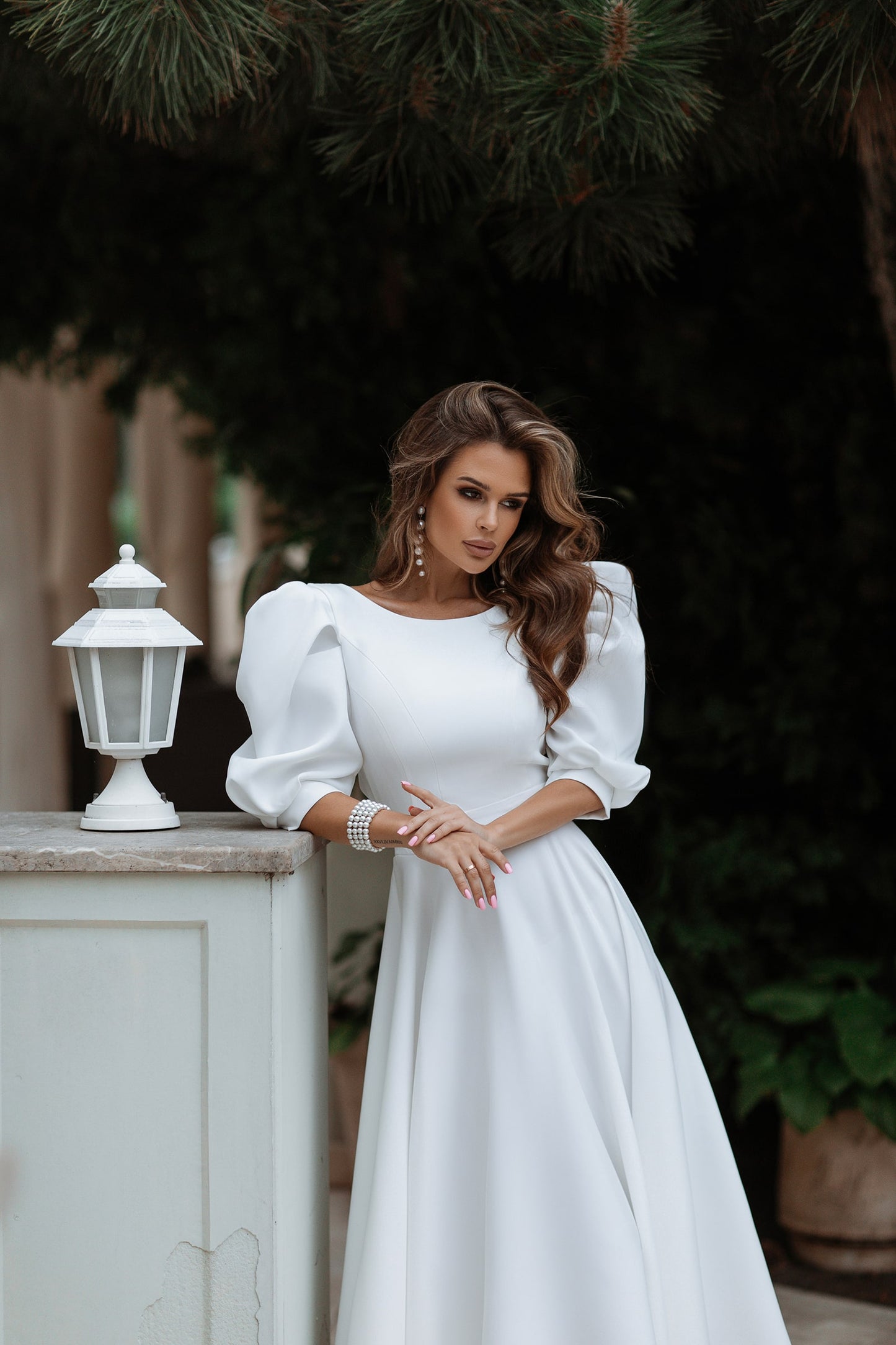 Backless Puff-Sleeve Midi Dress