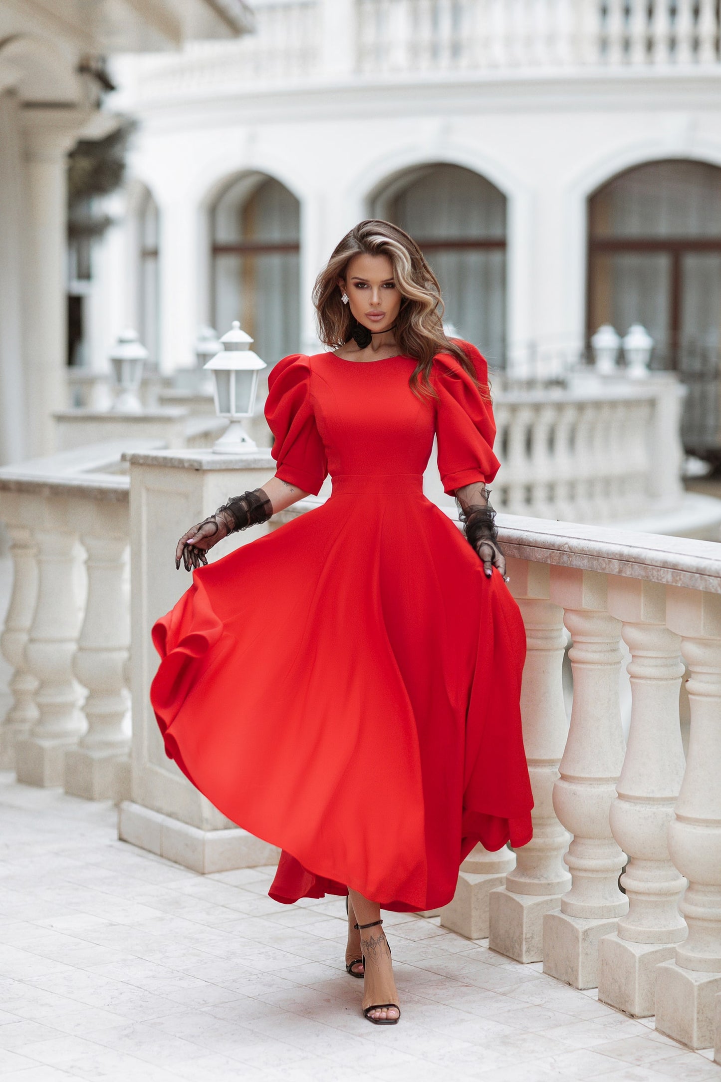 Backless Puff-Sleeve Midi Dress