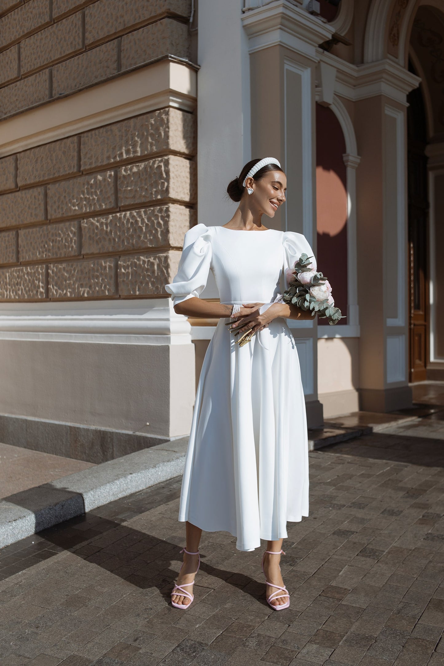 Backless Puff-Sleeve Midi Dress