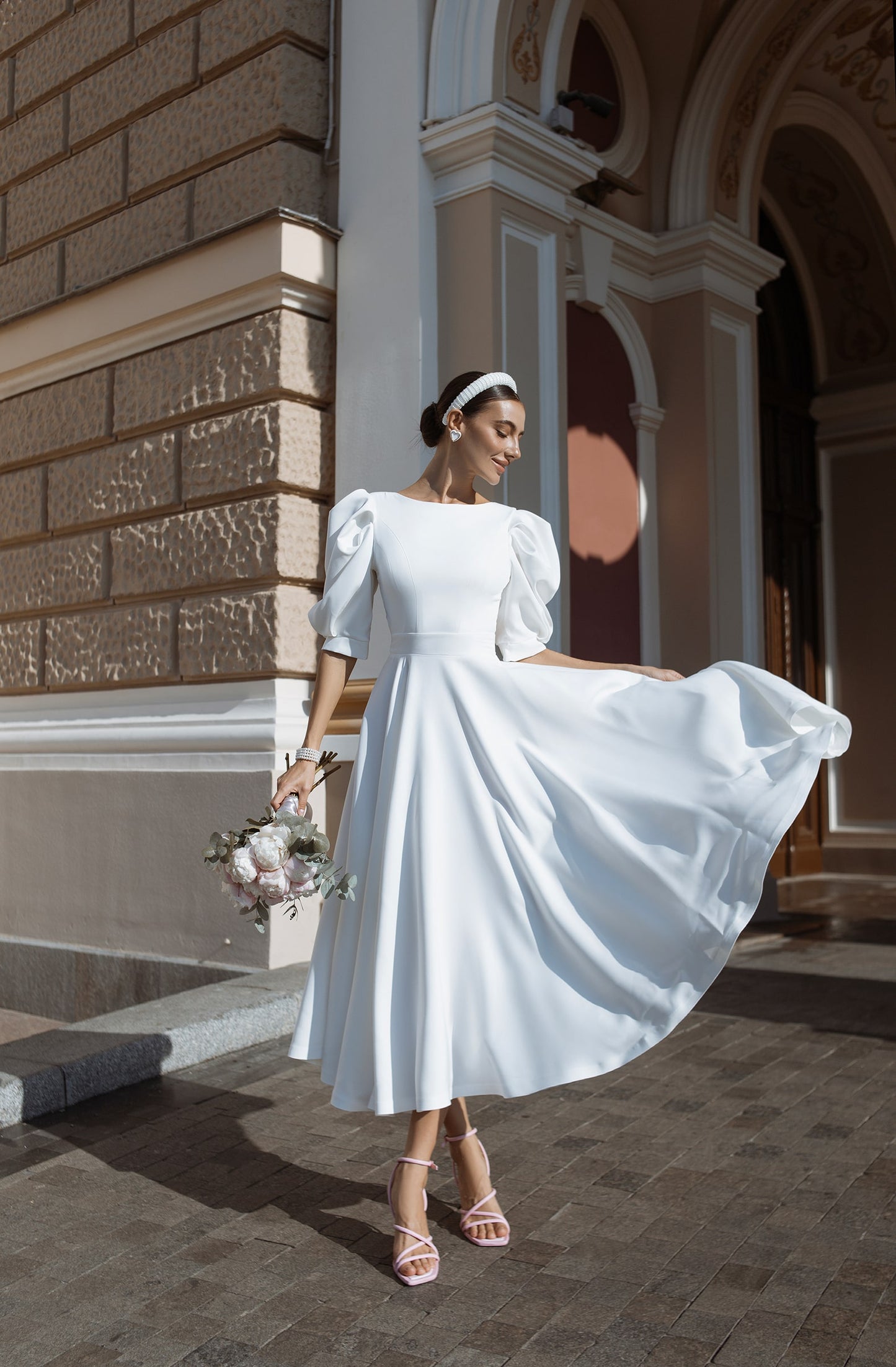Backless Puff-Sleeve Midi Dress