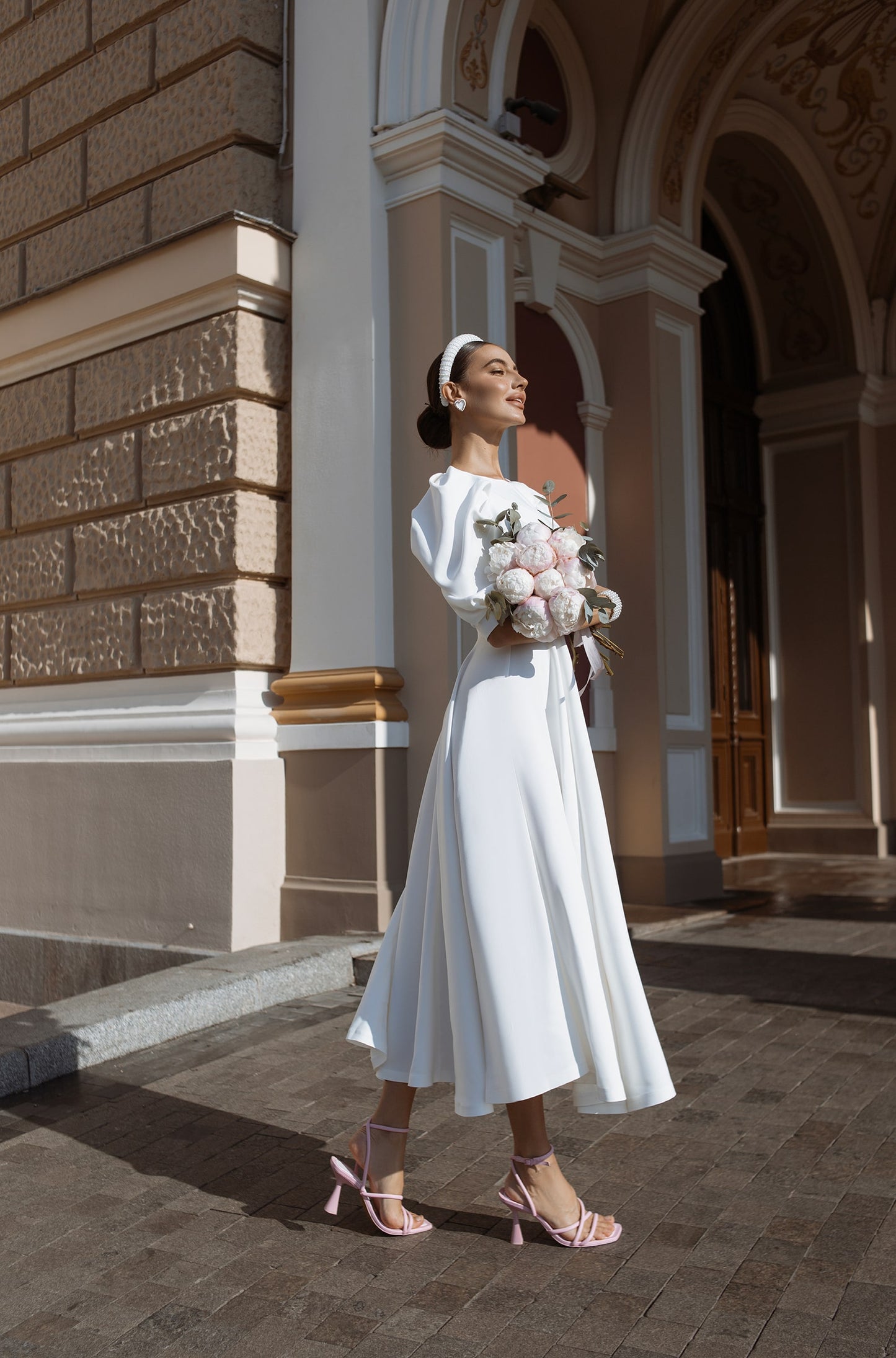 Backless Puff-Sleeve Midi Dress
