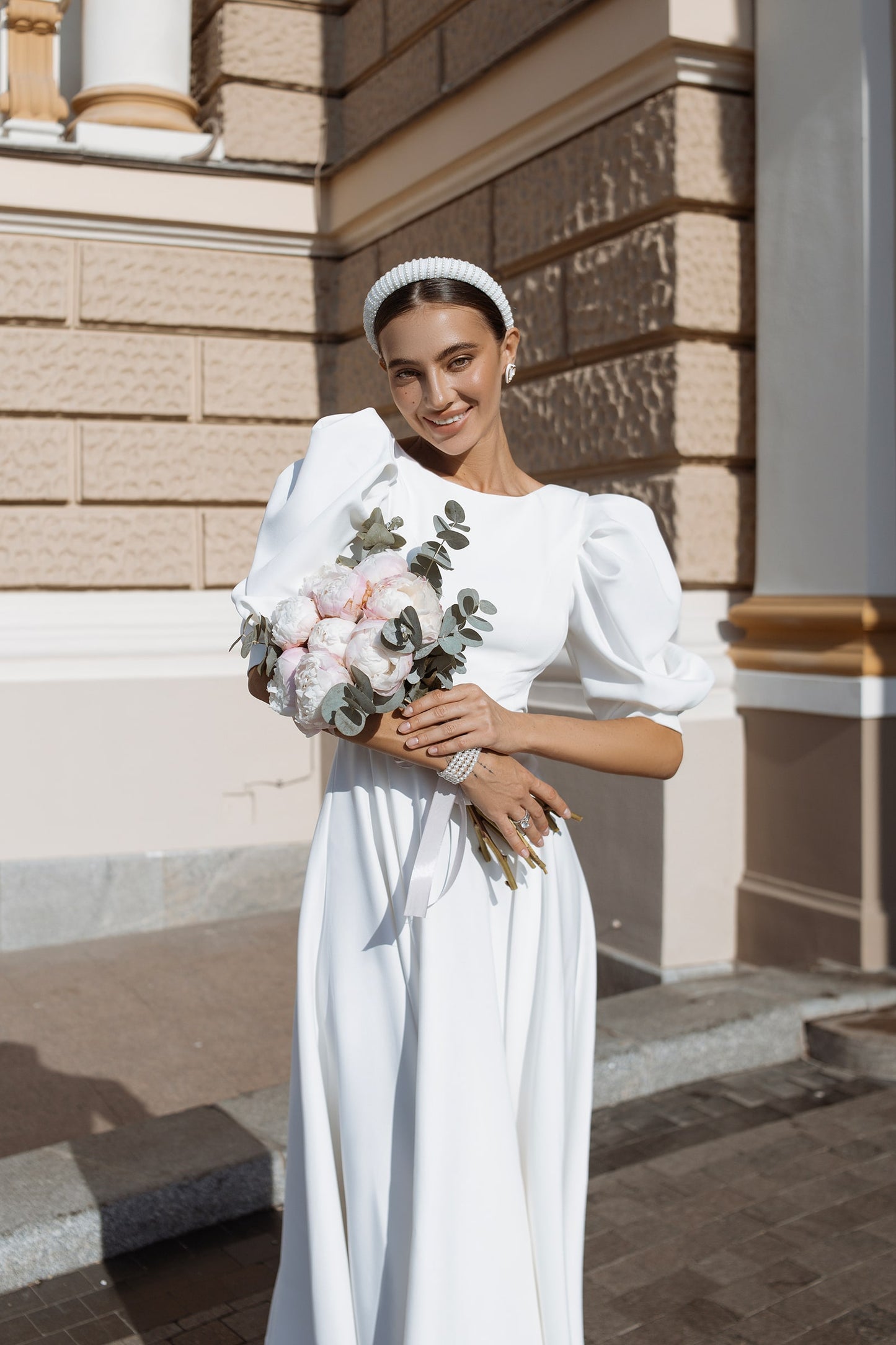 Backless Puff-Sleeve Midi Dress
