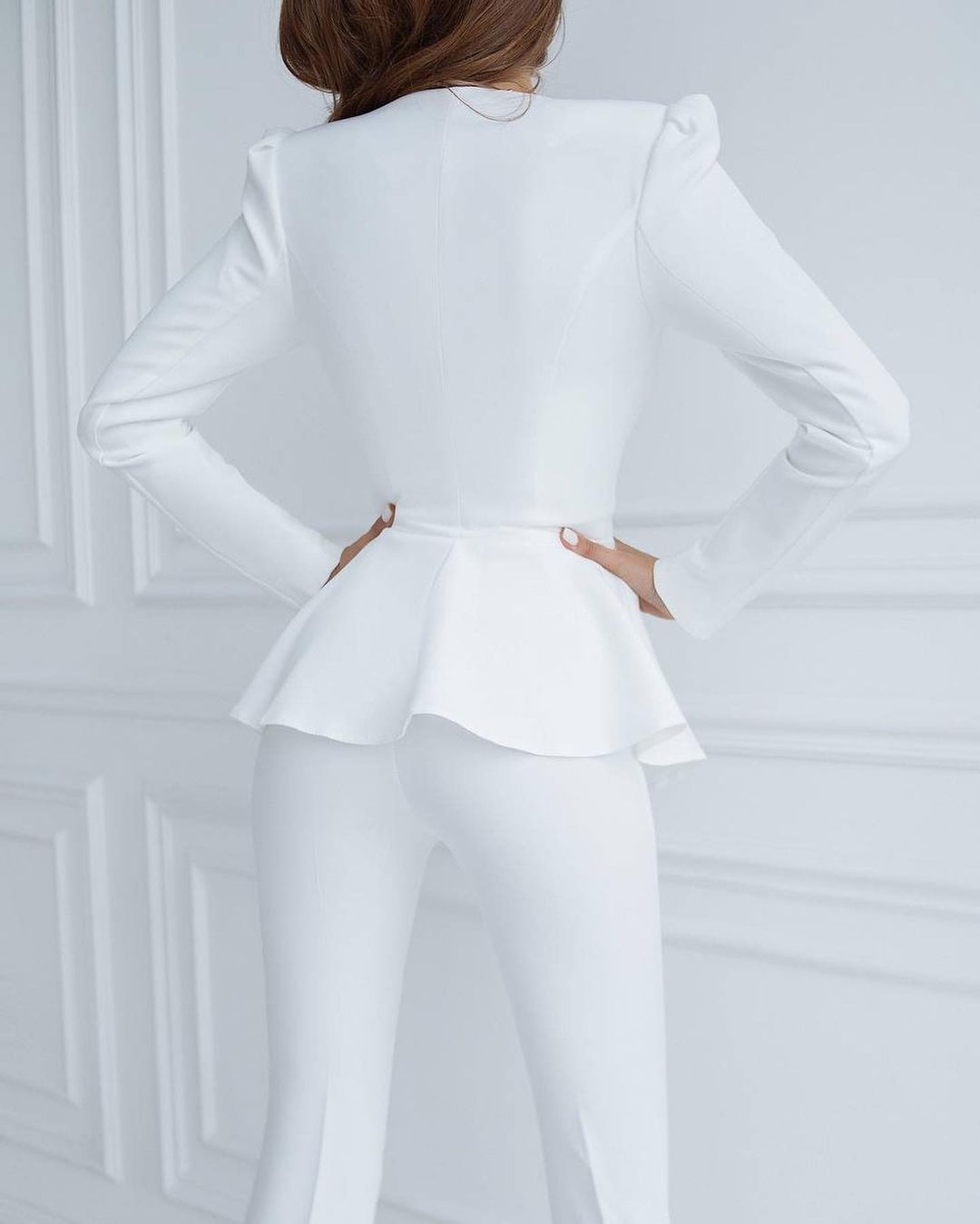 White Alexa Promo Suite 2-Piece