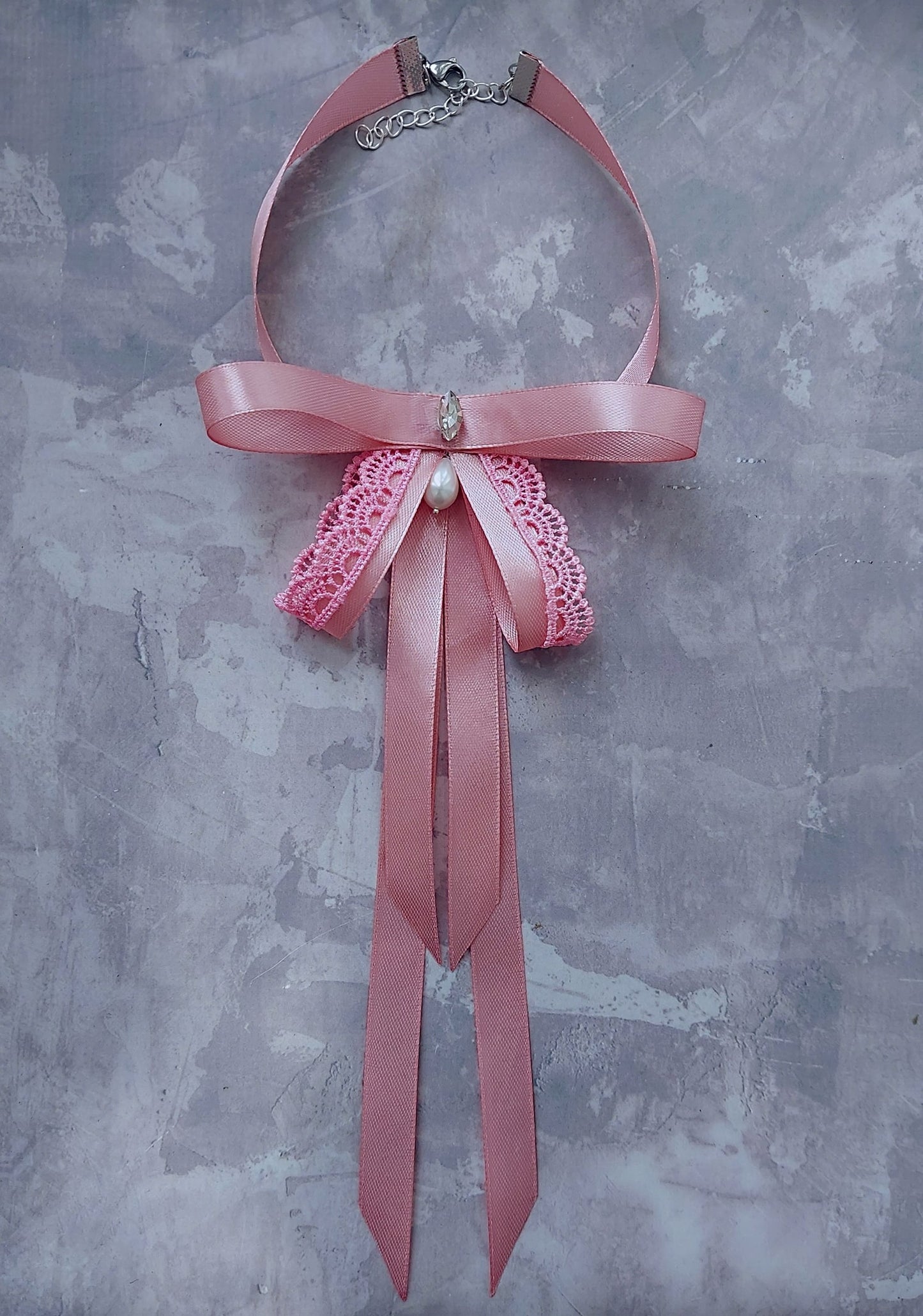 Jewelry Set: Choker And Earrings Decorated With Ribbon And Lace