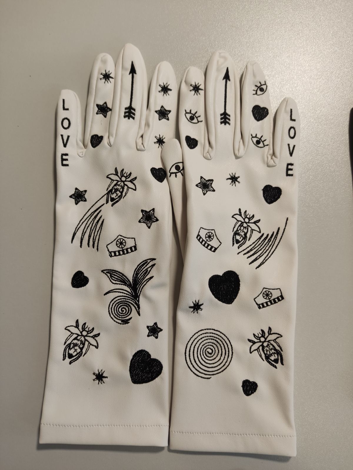 Eco-Leather Gloves With Colored Machine Embroidery