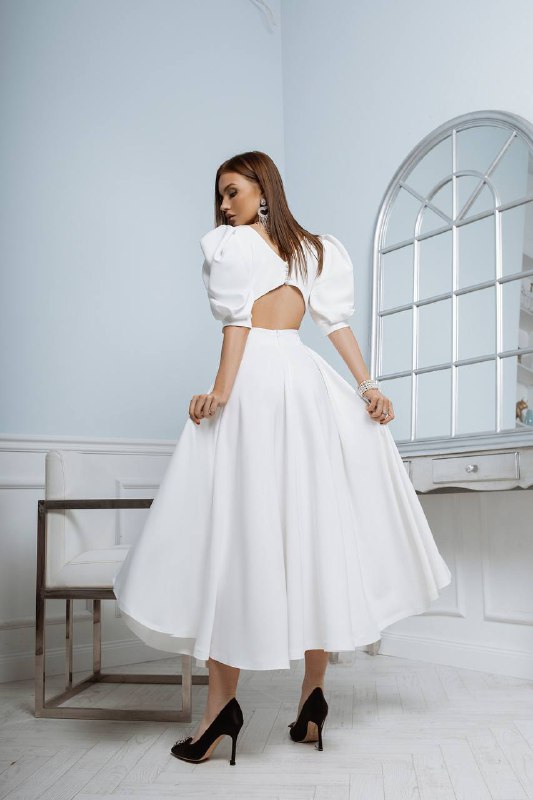 Backless Puff-Sleeve Midi Dress