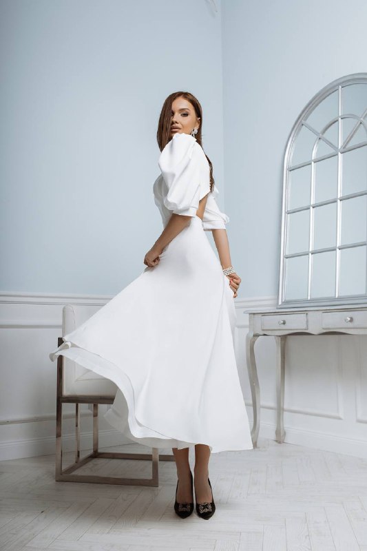 Backless Puff-Sleeve Midi Dress