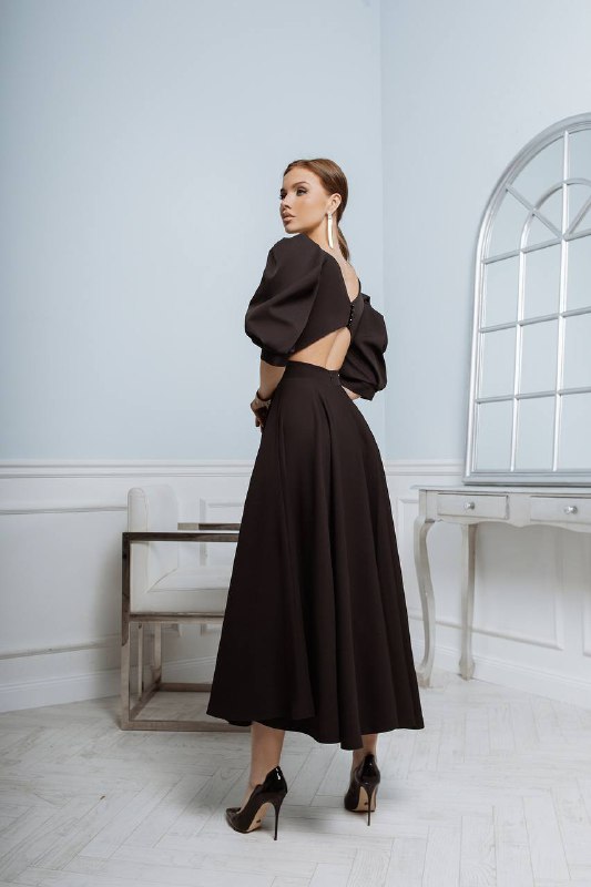 Backless Puff-Sleeve Midi Dress