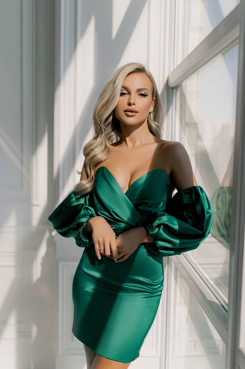 Puffed Sleeve Mini Prom Dress